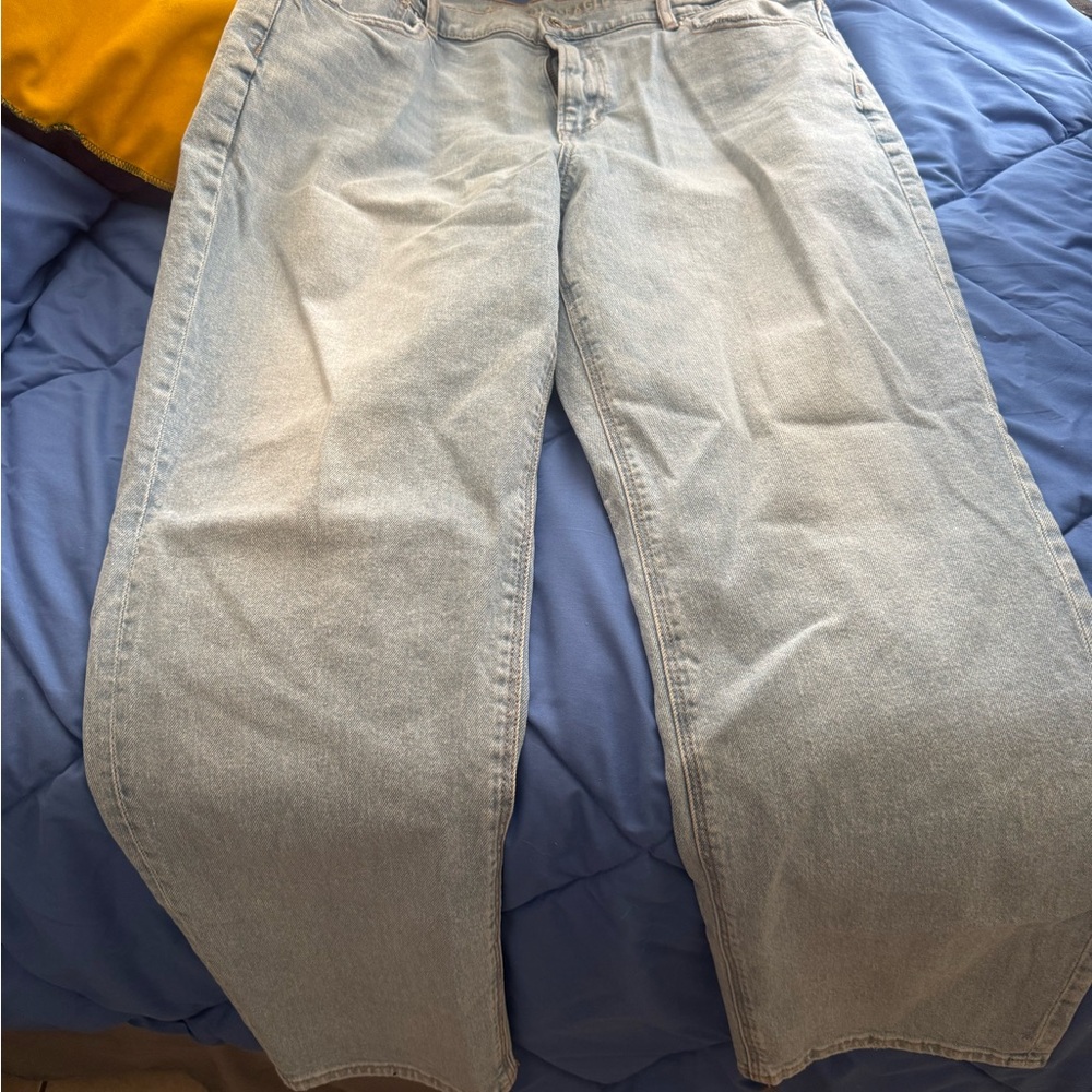 American Eagle Outfitters Light Blue Stretch Jeans
